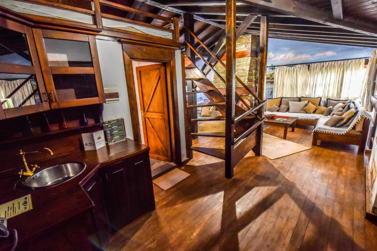 Oikoperiigitis Hotel Керкини Екстериор снимка