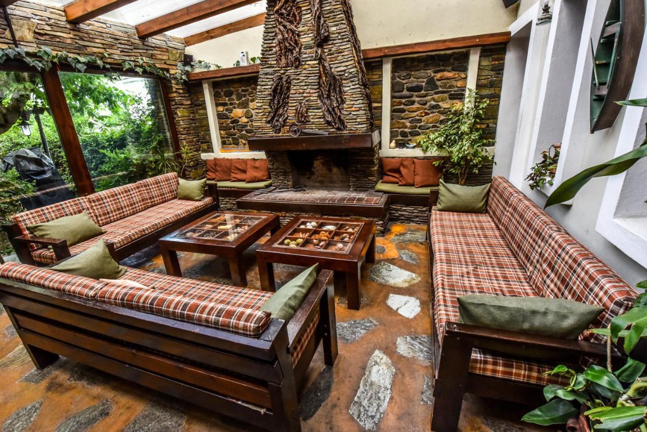 Oikoperiigitis Hotel Керкини Екстериор снимка