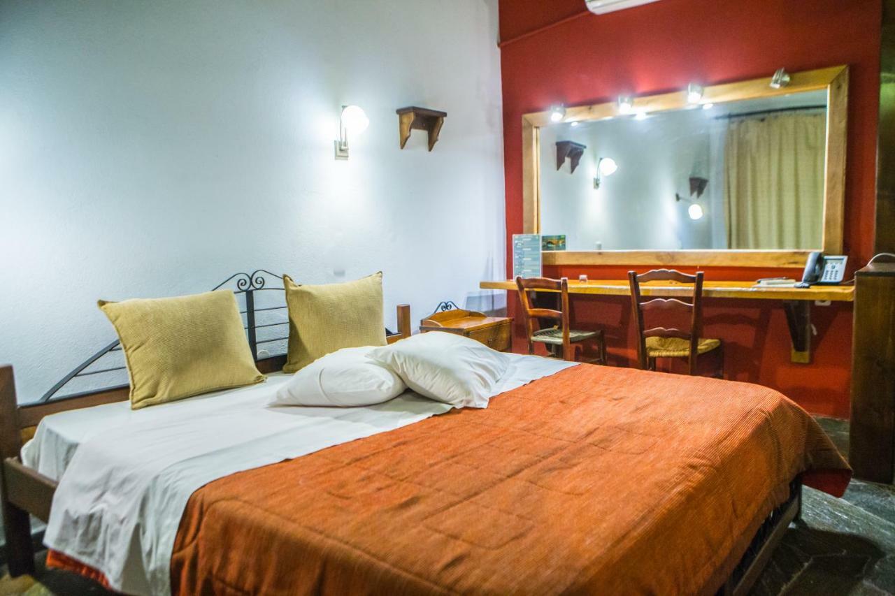 Oikoperiigitis Hotel Керкини Екстериор снимка