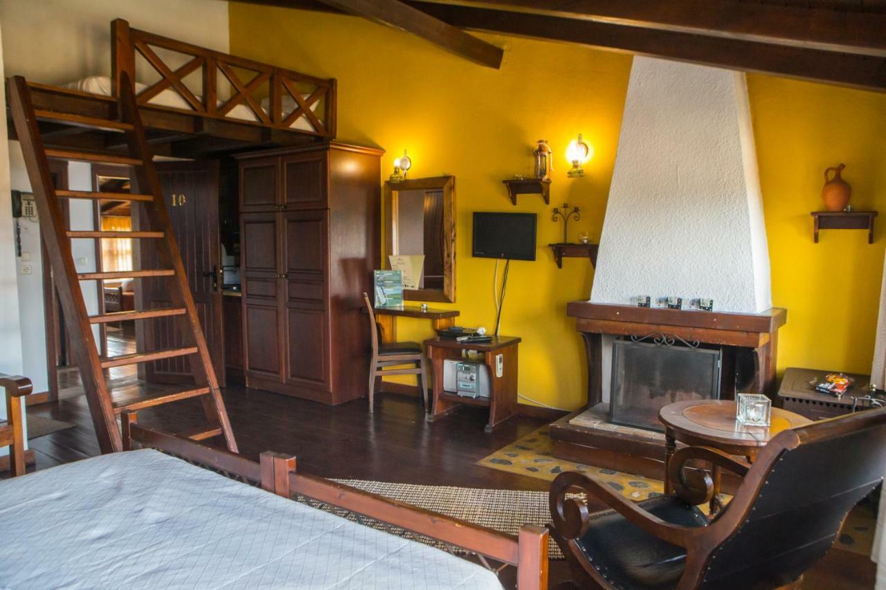 Oikoperiigitis Hotel Керкини Екстериор снимка