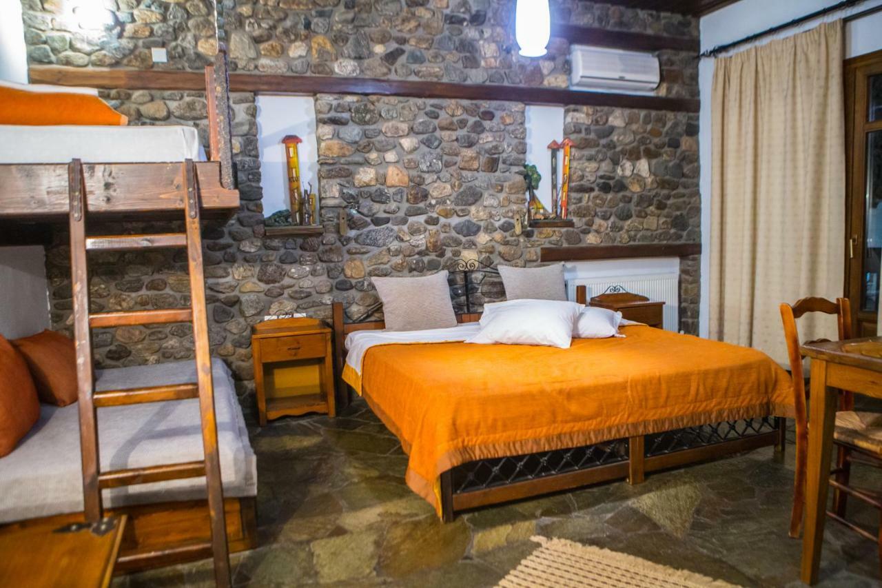 Oikoperiigitis Hotel Керкини Екстериор снимка
