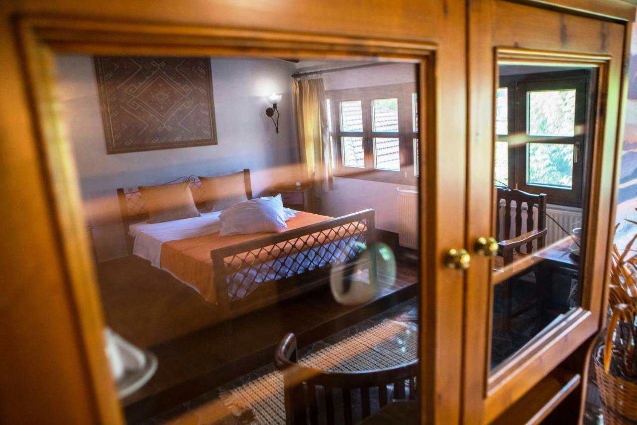 Oikoperiigitis Hotel Керкини Екстериор снимка